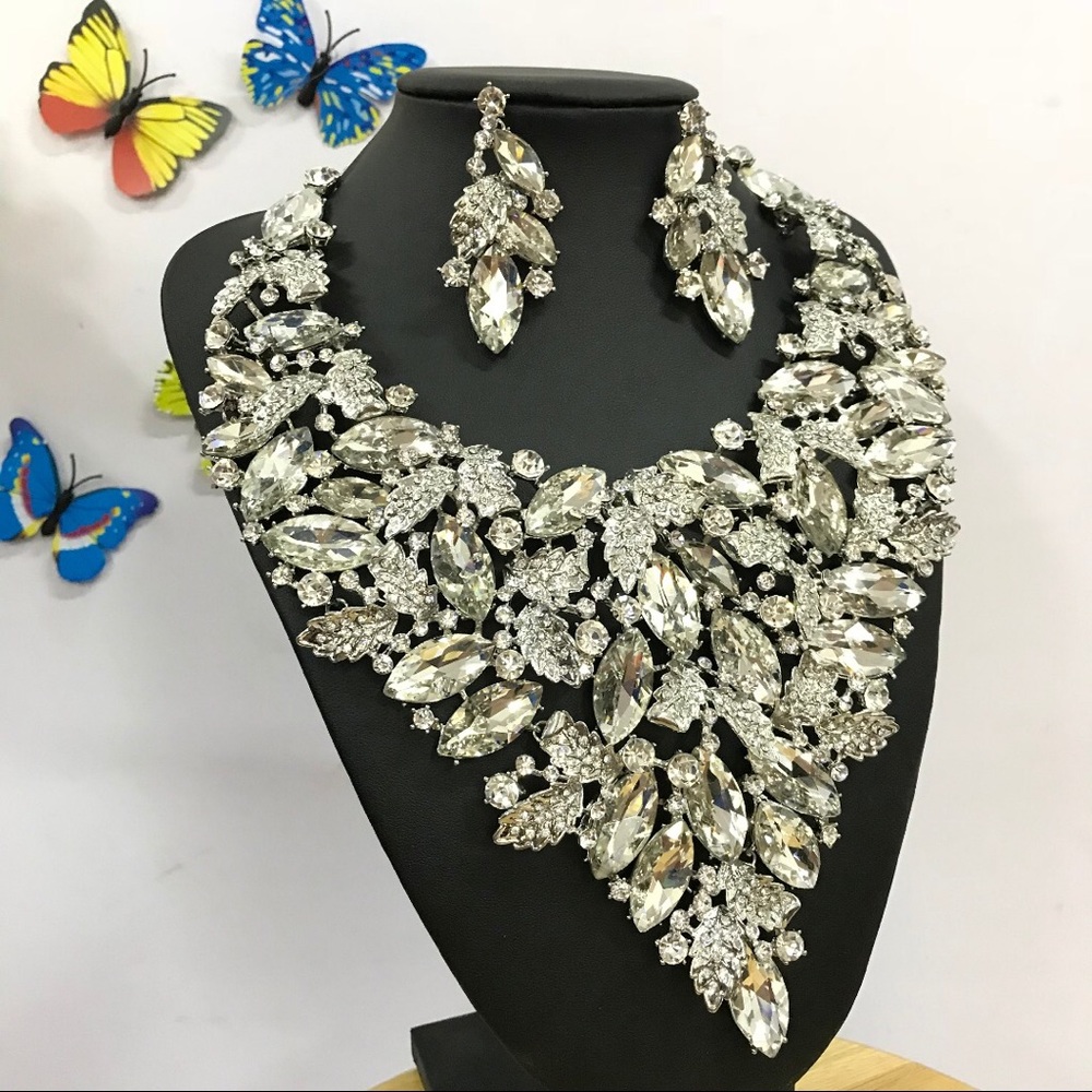 Luxurious Rhinestone silver Jewelry - Picture 2 of 2